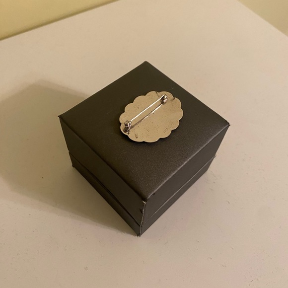 Sterling silver brooch - Picture 2 of 2